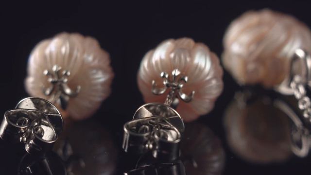 Carved freshwater pearls set 2 by Yves Lemay Jewelry смотреть онлайн