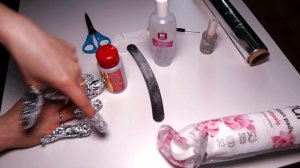 МОЖНО ЛИ БЕЗОПАСНО СНЯТЬ ГЕЛЬ ЛАК ДОМА, ИСПОЛЬЗУЯ ОБЫЧНУЮ ЖИДКОСТЬ ДЛЯ СНЯТИЯ ЛАКА?