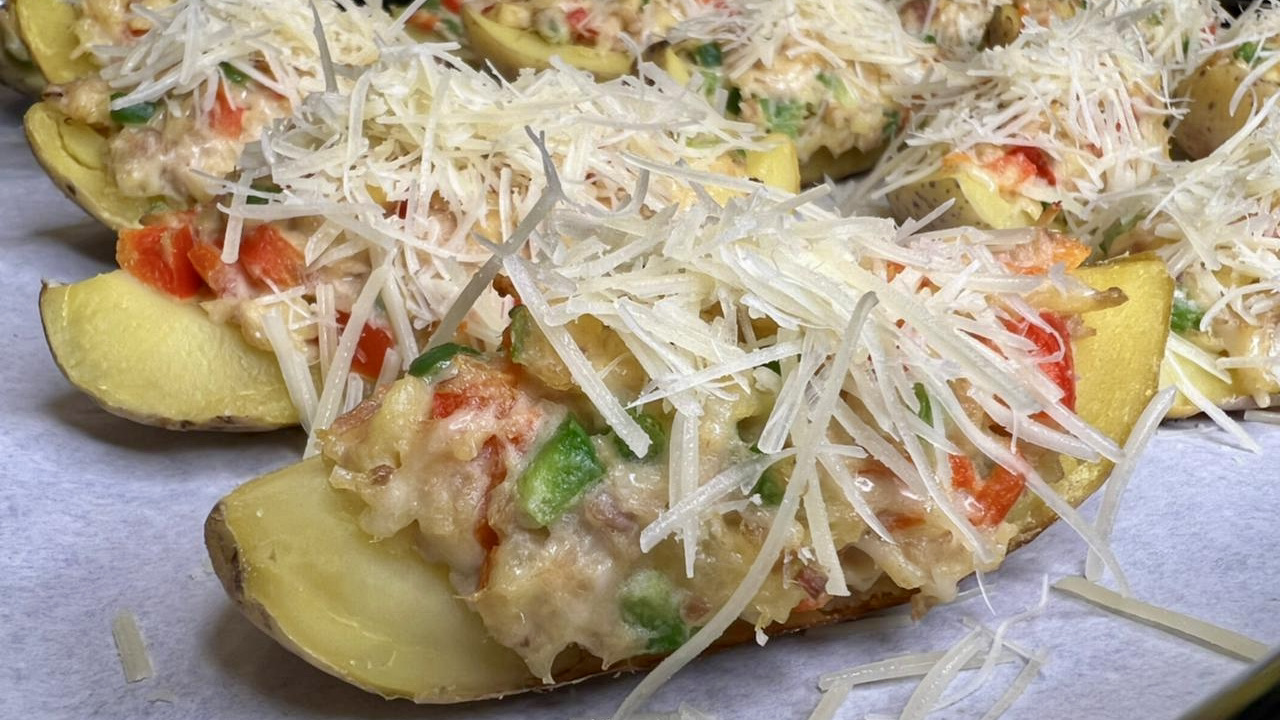 Картофельные дольки с тунцом и сыром смотреть онлайн