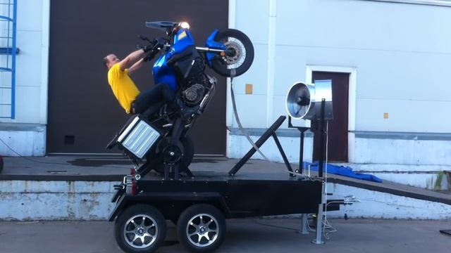 Yamaha 1200 Super Tenere на вилли машине stuntex смотреть онлайн