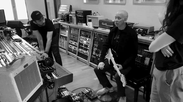 ULTIMATE GUITAR RIG 22 PHIL MANZANERA EPISODE 1 смотреть онлайн