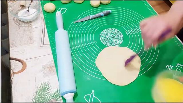 Булочки ДОМАШНИЕ с посыпкой. Сдобные булочки смотреть онлайн