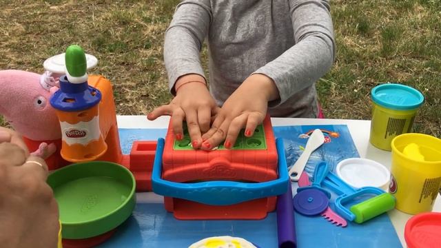 Набор ПЛЕЙ ДО делаем пиццу ддя Пеппы. Play-Doh pizza. Play Doh Set a fare la pizza смотреть онлайн
