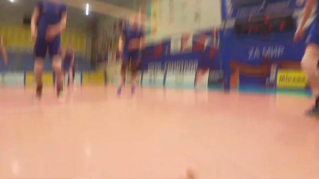 Тренировка с точки зрения либеро | POV volleyball смотреть онлайн