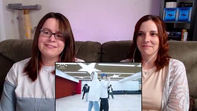 Stray Kids [INTRO "★★★★★ (5-STAR)"] Part 2 & 3 : Dance Practice & Recording Reaction смотреть онлайн