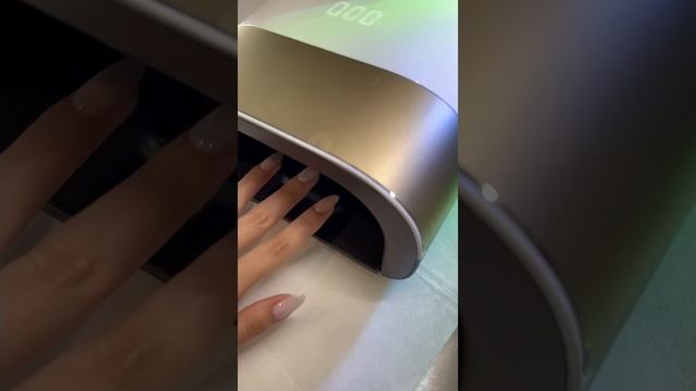 How To: Hailey Bieber Chrome Nails смотреть онлайн