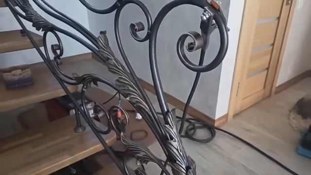 Изящные кованые перила. Монтаж. Финальный этап.