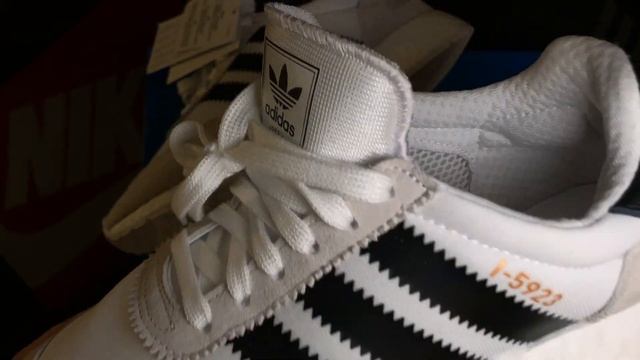Обзор кроссовок Adidas I-5923 (INIKI) – Идеальные кроссовки для лета и отпуска смотреть онлайн