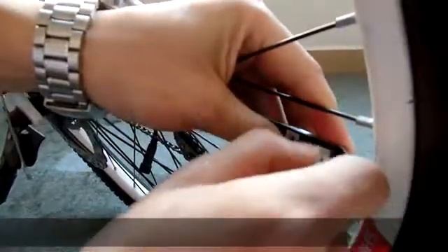 YQ8003 Bicycle wheel light installation tutorial смотреть онлайн