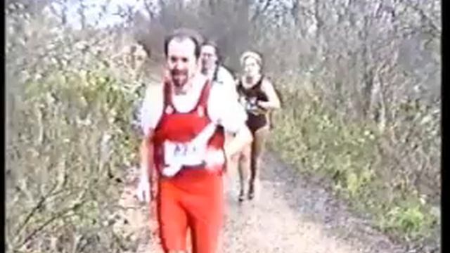 Todays Runner XC Bedford 1993 - 1994 смотреть онлайн