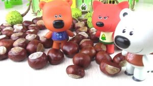 Кеша Собрал КАШТАНЫ и Колючки! Мультики Ми-ми-мишки с игрушками для детей Часть 1