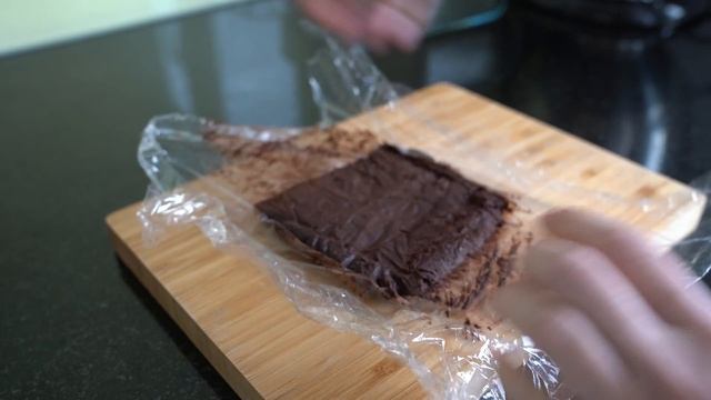 Проверка рецепта! ТРЮФЕЛЬ ИЗ СГУЩЕНКИ И КАКАО | CONDENSED MILK CHOCOLATE TRUFFLES смотреть онлайн