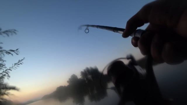 БРАКОНЬЕРЫ ДОСТАЛИ!!! НО МЫ ПРЕКРАСНО ОТЛОВИЛИСЬ!!! Шикарная рыбалка в Астрахани. смотреть онлайн