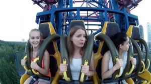 Девушке стало плохо на самом высоком аттракционе!