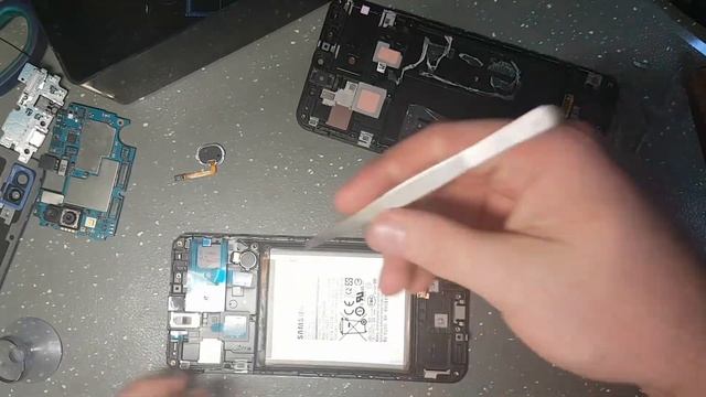 Разбор Samsung A30 (a305), замена дисплея
