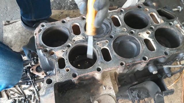 Прокладка ГБЦ металичнская или картонная. На обзоре Мерседес вито 2.8 VR6 смотреть онлайн