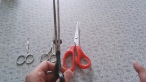 Как подстричь ногти на правой руке