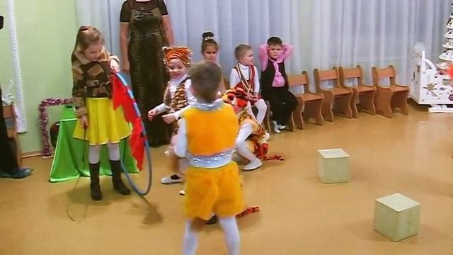 Новогодний утренник ЦИРК. Выступление дрессированных тигров смотреть онлайн