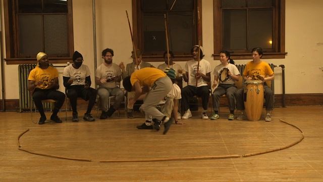 OBERLIN CAPOEIRA ANGOLA: Trey and Chudi смотреть онлайн