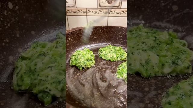 Оладьи из брокколи? смотреть онлайн