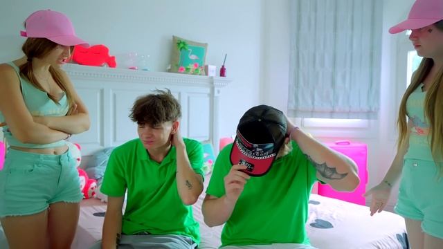 ЗАПРЕТ НА МИНИ ЮБКИ В ЛАГЕРЕ!!! ДИАНА ДЕЛАЕТ ВЫЗОВ ПРАВИЛАМ!!! смотреть онлайн