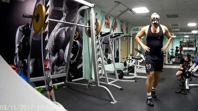 Тренируйся как Бэйн. Часть 1/ Bane. WOD number One (feat. Elevation Training Mask 2.0) смотреть онлайн