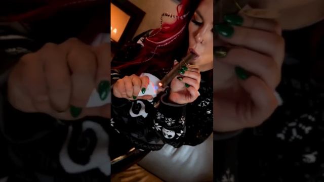 Cigar Woman смотреть онлайн