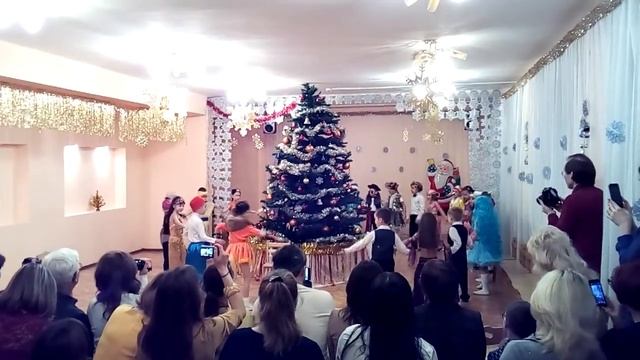 Новогодний утренник. Д/с 376 г.Казань. группа 7. 29.12.2016. Часть 2 смотреть онлайн