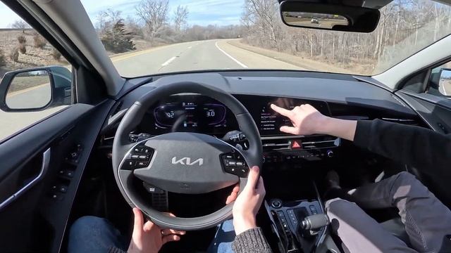 2023 Kia Niro Hybrid – DM Review смотреть онлайн