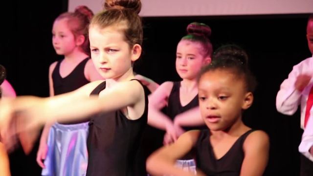 A Cinderella Story | CHB Christmas DVD Trailer смотреть онлайн