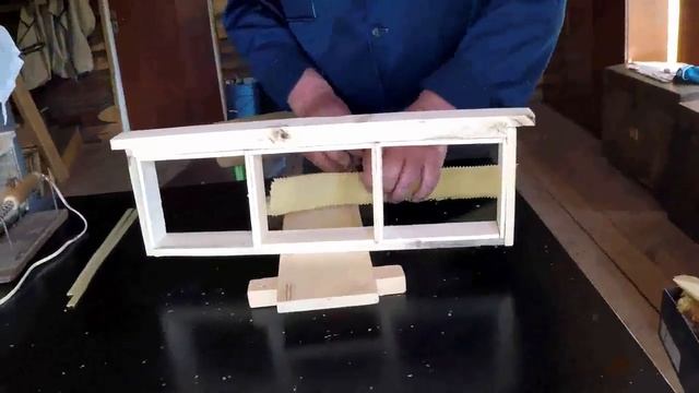 НАВАЩИВАНИЕ РАМОК для улья / ИННОВАЦИОННАЯ РАМКА в пчеловодство смотреть онлайн