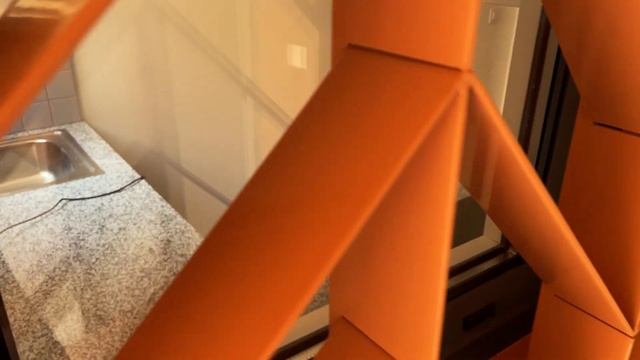 СОБИРАЕМ СТОЛ И СТУЛЬЯ · Заклеиваем окна и закупаемся едой смотреть онлайн