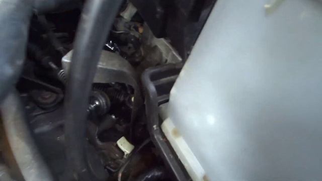 Volkswagen Golf 4 Стук в районе заднего колеса при движении! Устраняем. Проверка клемм массы и тд. смотреть онлайн
