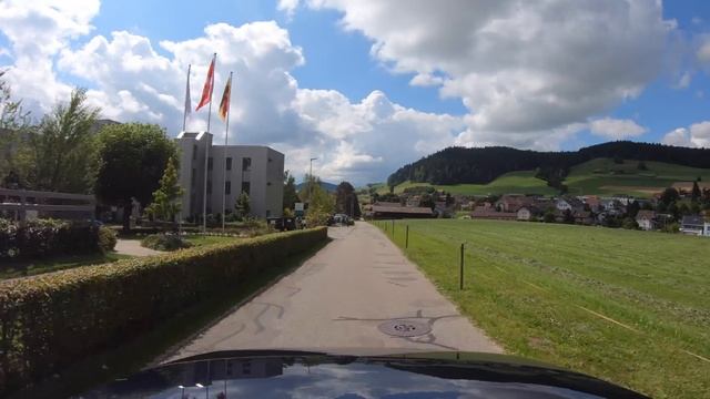 Road Trip in Switzerland | Driving from Burgdorf to Thun смотреть онлайн