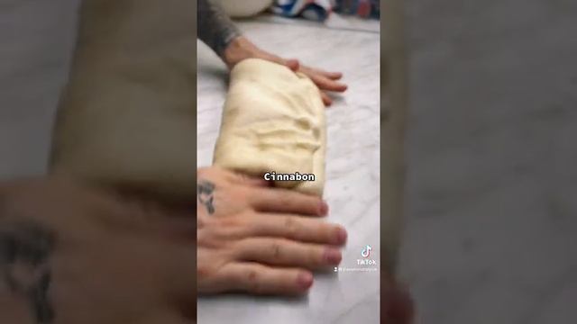 Cinnabon / если нужен рецепт пишите в комментариях «хочу рецепт» смотреть онлайн