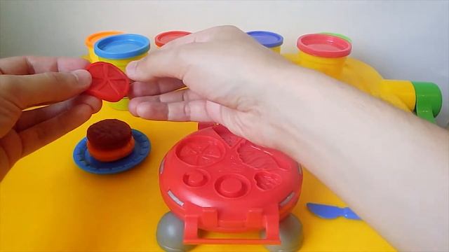 Готовим бургер из пластилина Play-Doh смотреть онлайн