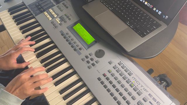 Yamaha Motif ES Sample Natural S700 piano vs Hardware Plugin PLG150-AP, which one is better? смотреть онлайн