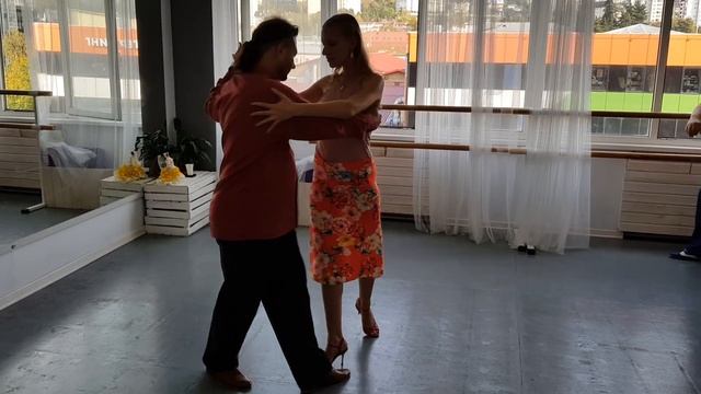 Alex Vitaly & Maria Vlady. Tango in Sochi class resume. Variations with enganches and paradas. смотреть онлайн