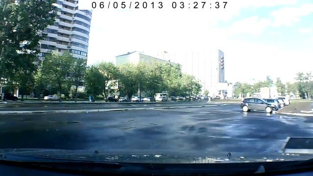 Екатеринбург - Муниципальная парковка в раз становится охраняемой и платной смотреть онлайн