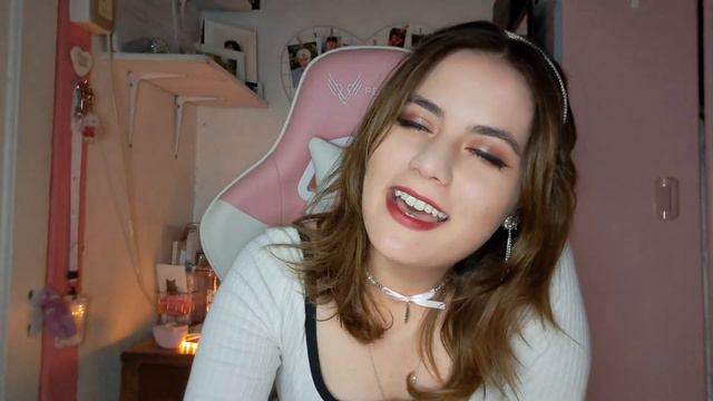 ASMR tu amiga te cepilla el cabello y cuida de ti luego de un largo día (roleplay, layered sounds) смотреть онлайн