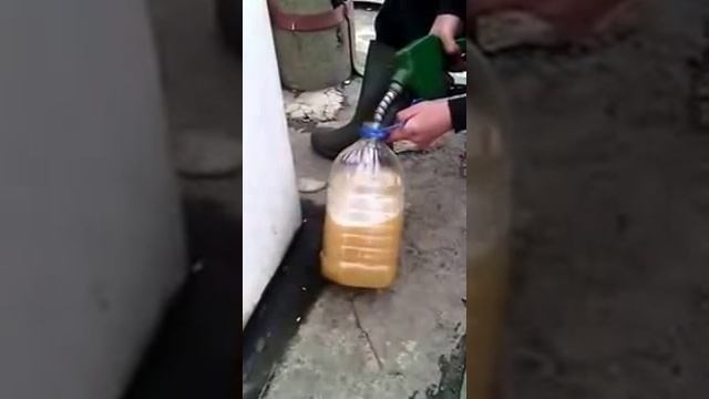 Осторожно, ненормативная лексика. Бензин, которым заправляют на заправках. смотреть онлайн