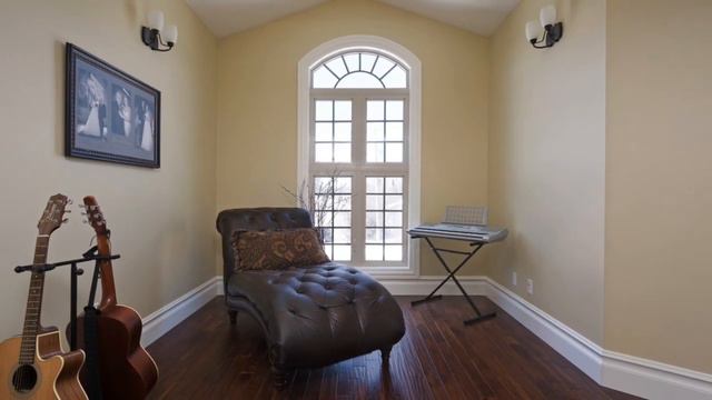 For Sale: 62 Aspen Crescent смотреть онлайн