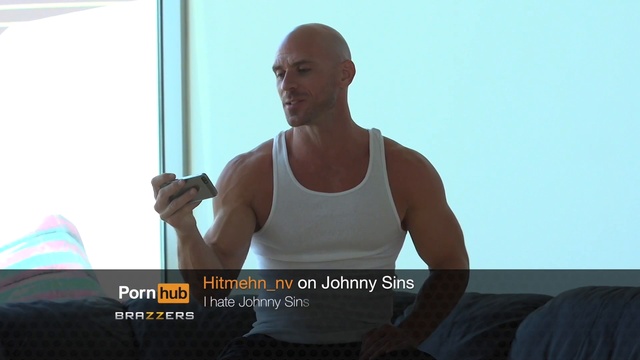 Порнозвезды читают злые комментарии на PornHub. Часть 1. Перевел и озвучил Miconguy.