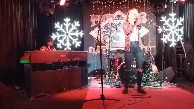 Lisa Grail & Lena Shery - Someone Like You смотреть онлайн