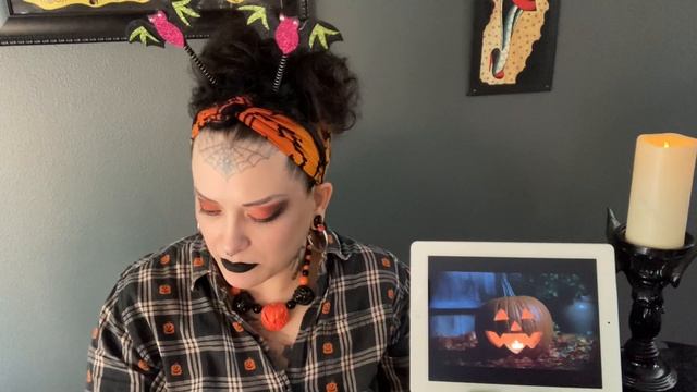 Happy first day of Halloween! смотреть онлайн