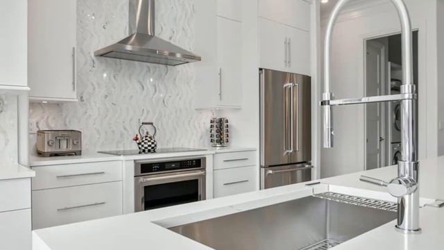 Berkshire Hathaway HomeServices Florida Realty - 8967 Lely Island CIR смотреть онлайн