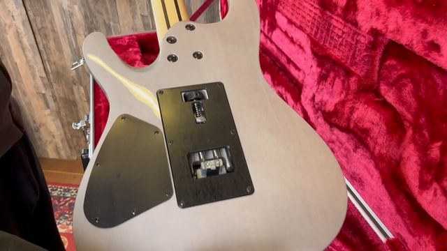 Unboxing Ibanez JIVAX2-GH Nita Strauss Signature guitar смотреть онлайн