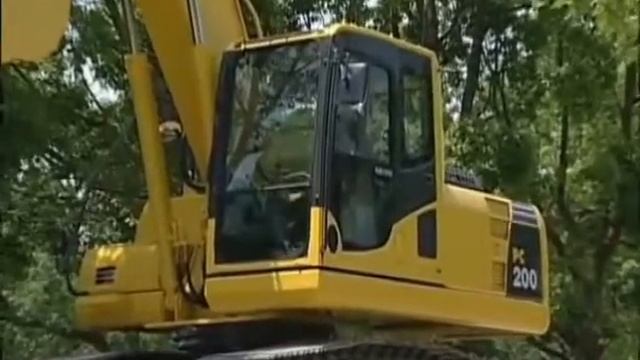 Экскаватор Komatsu PC200-8 смотреть онлайн