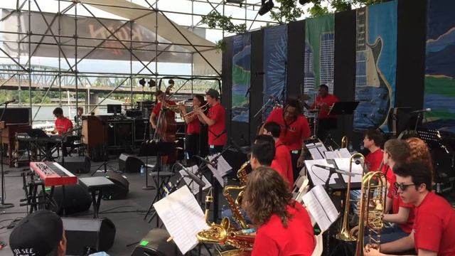 American Music Program- Waterfront Blues Festival 2018- Don't Git Sassy смотреть онлайн