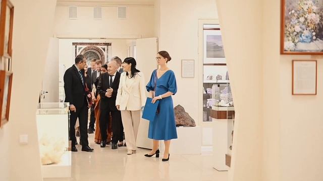 Визит Посла Индии господина Павана Капура с супругой в день 25-летия КВЦ «Радуга» 24 марта 2023 год смотреть онлайн